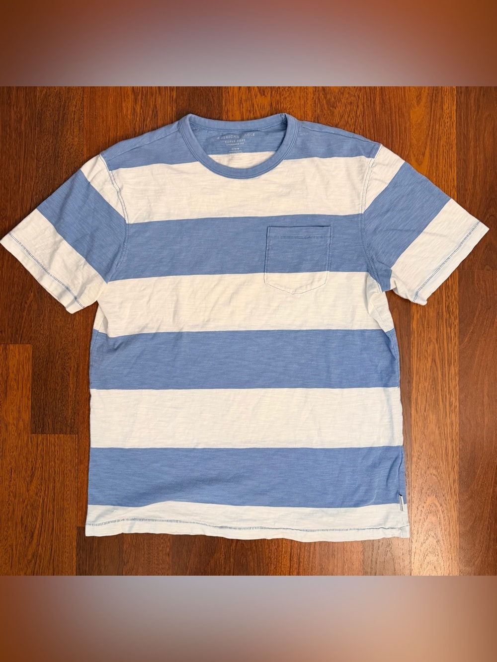 Men’s American Eagle Outfitters Blue & White Striped Pocket Tee Size Medium